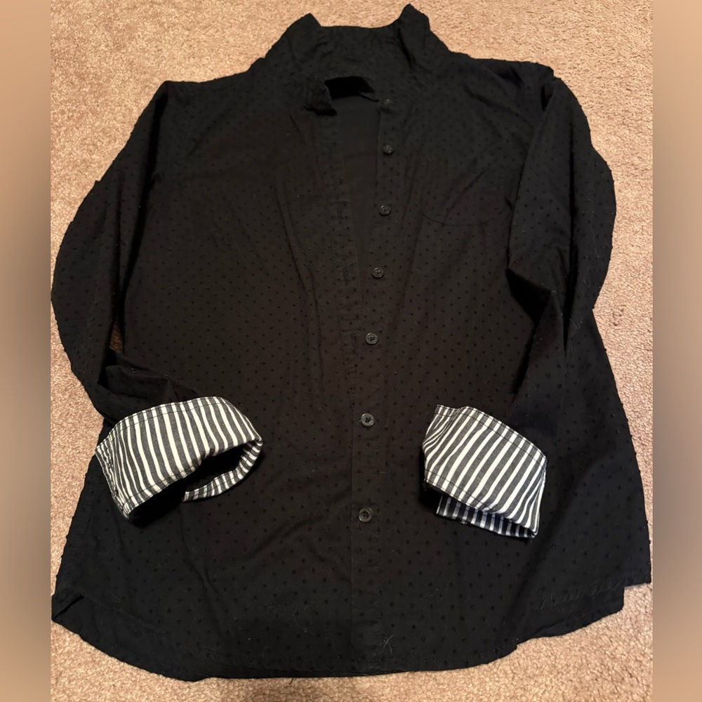 Volcom Black Button-Up Shirt✨